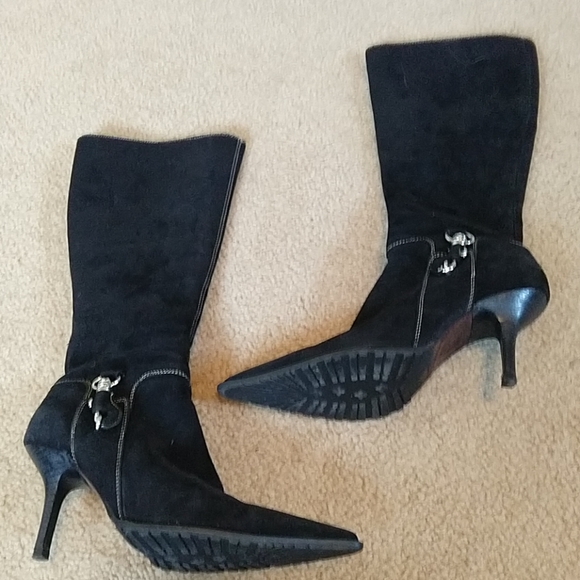 Boots with Tread! - Picture 1 of 2